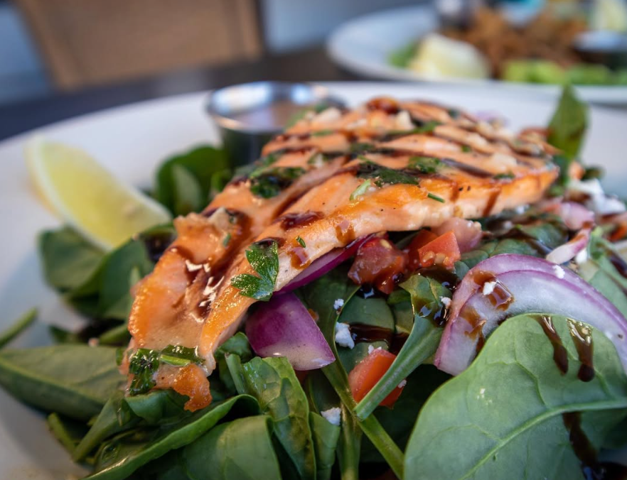 Grilled Salmon Salad